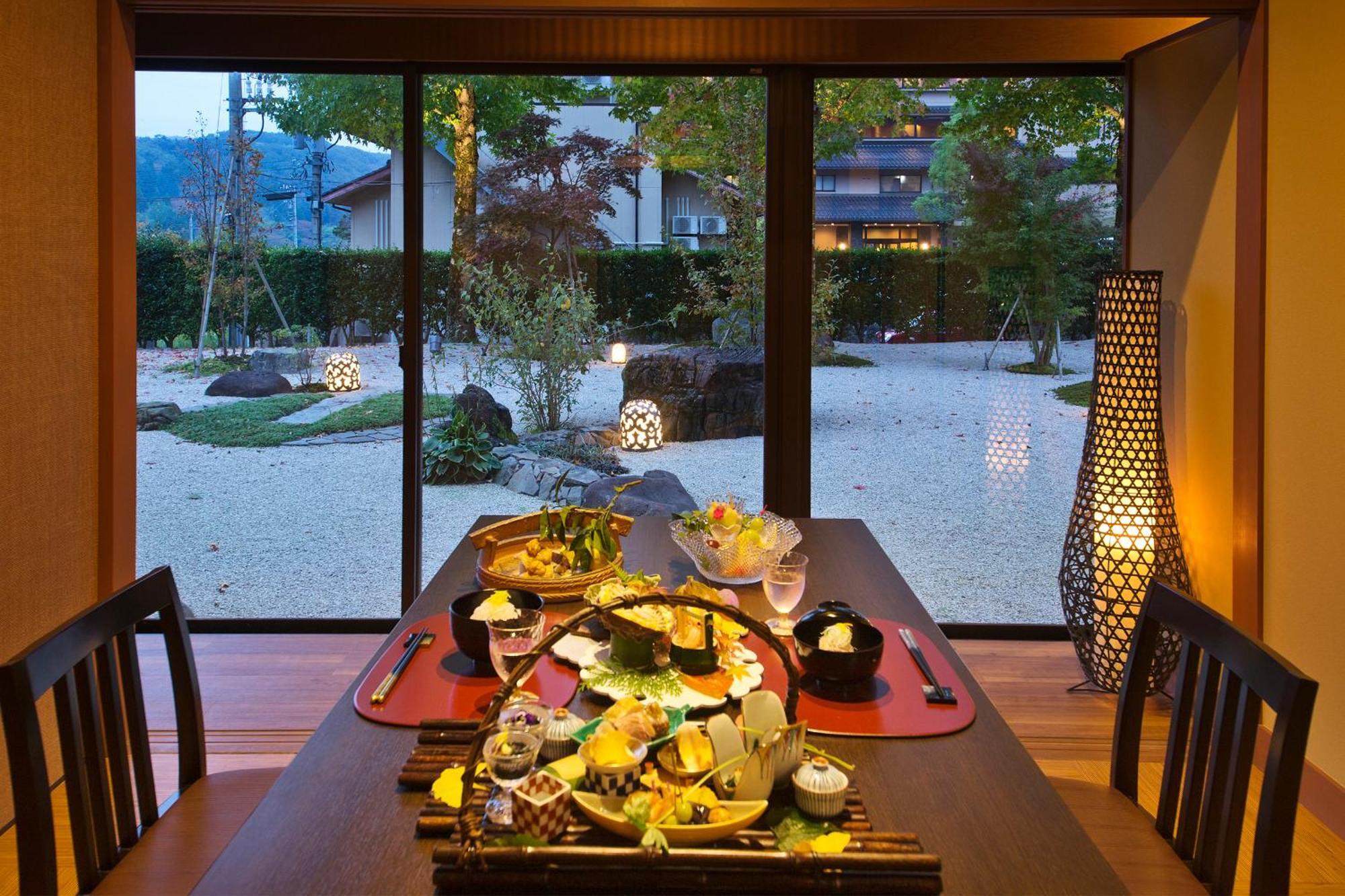 Kanazawa Hyakurakusou Luaran gambar
